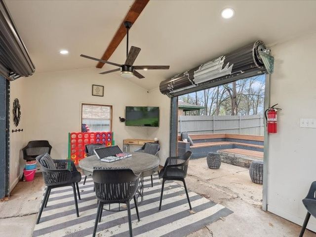 223 Oklahoma Avenue, Pottsboro, TX 75076