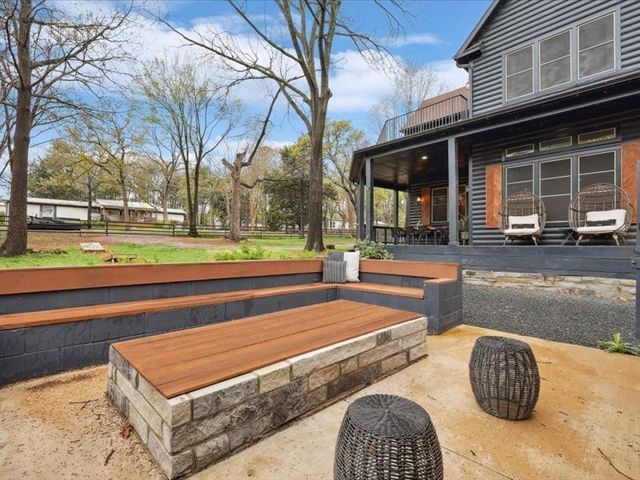 223 Oklahoma Avenue, Pottsboro, TX 75076