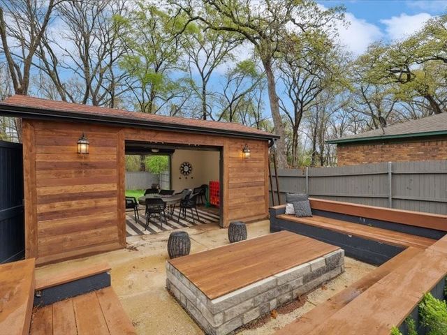 223 Oklahoma Avenue, Pottsboro, TX 75076