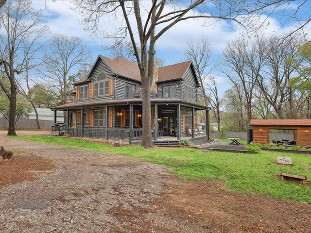 223 Oklahoma Avenue, Pottsboro, TX 75076