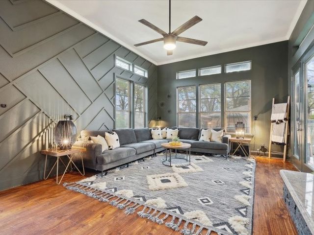 223 Oklahoma Avenue, Pottsboro, TX 75076