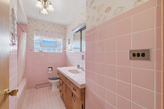 8531 W Agatite Avenue, Chicago, IL 60656