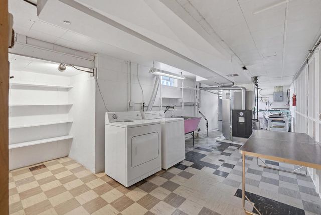 8531 W Agatite Avenue, Chicago, IL 60656