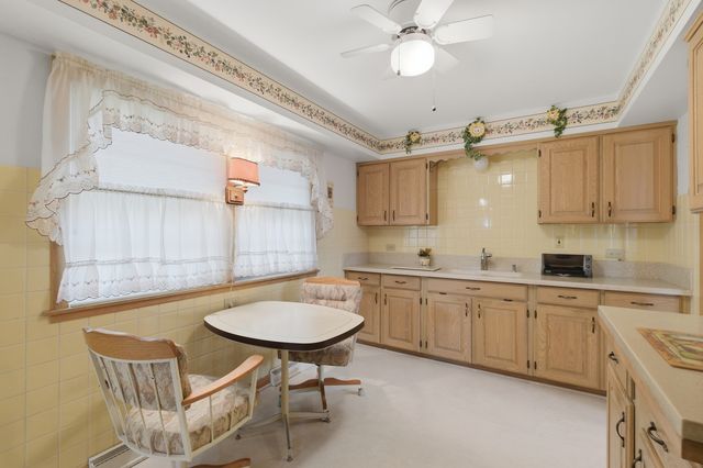 8531 W Agatite Avenue, Chicago, IL 60656