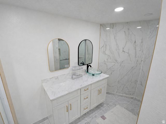 8464 S MEADOWLARK LN, West Jordan, UT 84088