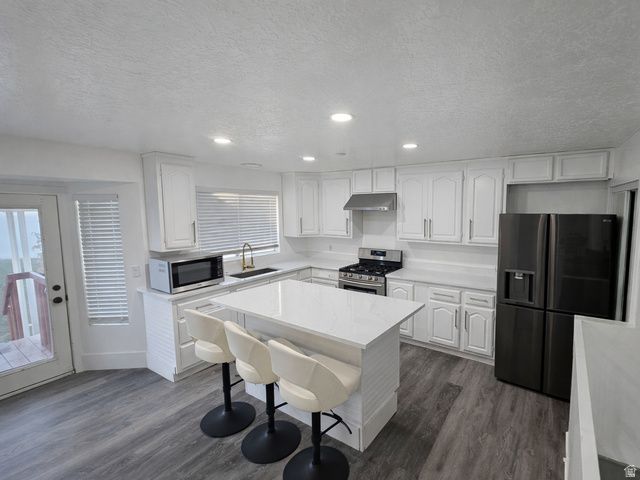 8464 S MEADOWLARK LN, West Jordan, UT 84088