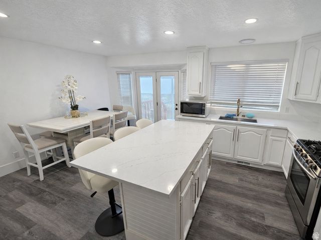 8464 S MEADOWLARK LN, West Jordan, UT 84088