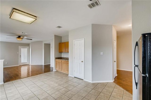 229 Killian LOOP, Hutto, TX 78634