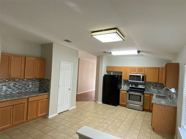 229 Killian LOOP, Hutto, TX 78634