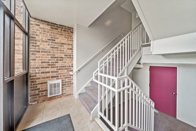 621 Tralee Court 3C, Schaumburg, IL 60193