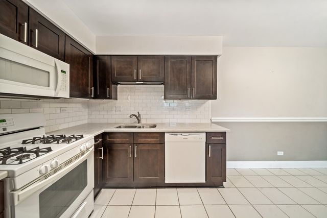 621 Tralee Court 3C, Schaumburg, IL 60193