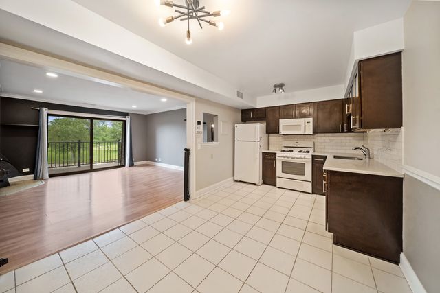 621 Tralee Court 3C, Schaumburg, IL 60193
