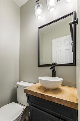 2 Douglas Circle, Bella Vista, AR 72715