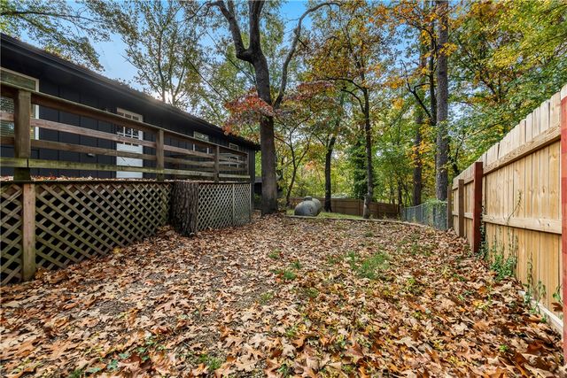 2 Douglas Circle, Bella Vista, AR 72715