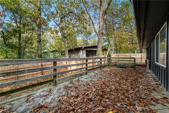 2 Douglas Circle, Bella Vista, AR 72715