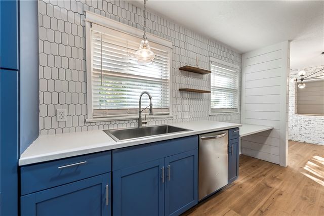2 Douglas Circle, Bella Vista, AR 72715
