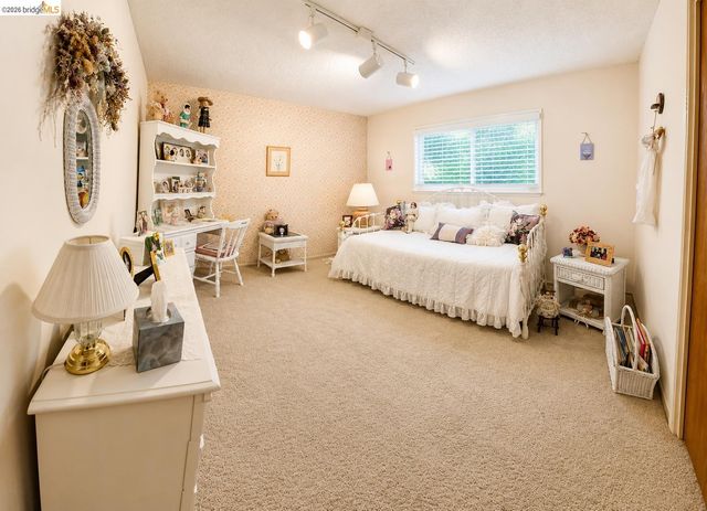 216 Boulder Dr, Antioch, CA 94509