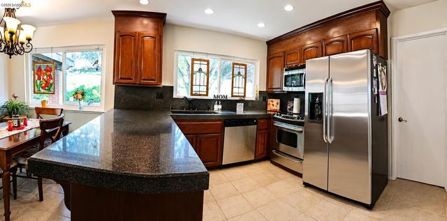216 Boulder Dr, Antioch, CA 94509
