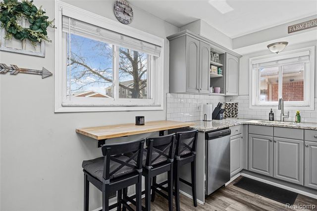 32099 Saint Margaret Street, Saint Clair Shores, MI 48082