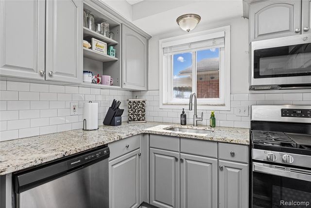 32099 Saint Margaret Street, Saint Clair Shores, MI 48082