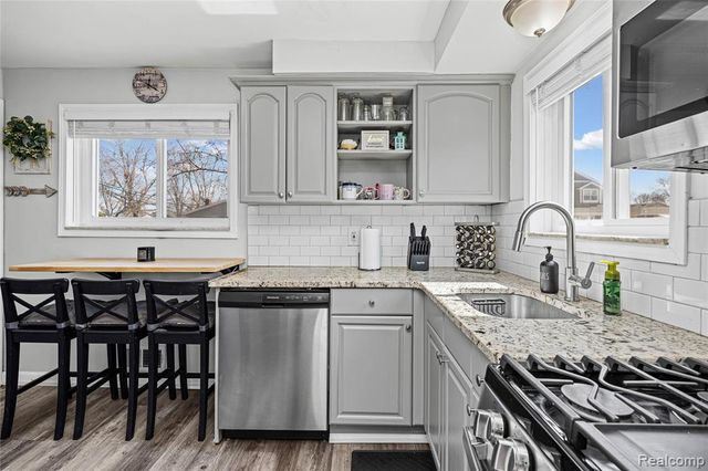 32099 Saint Margaret Street, Saint Clair Shores, MI 48082