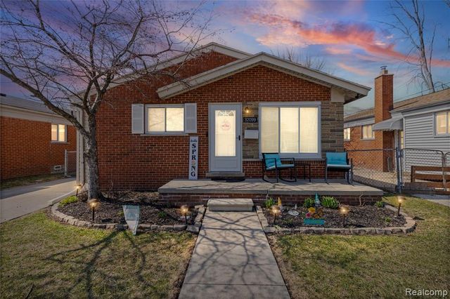 32099 Saint Margaret Street, Saint Clair Shores, MI 48082