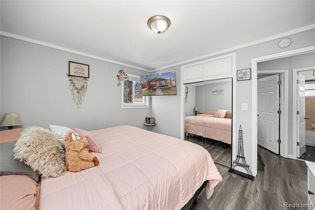 32099 Saint Margaret Street, Saint Clair Shores, MI 48082