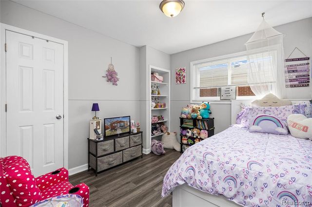 32099 Saint Margaret Street, Saint Clair Shores, MI 48082