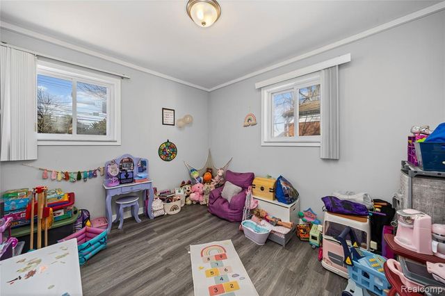 32099 Saint Margaret Street, Saint Clair Shores, MI 48082