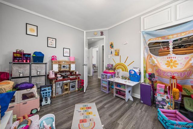 32099 Saint Margaret Street, Saint Clair Shores, MI 48082