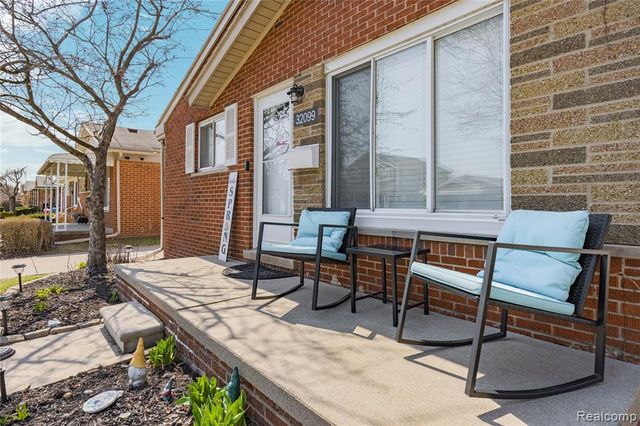 32099 Saint Margaret Street, Saint Clair Shores, MI 48082