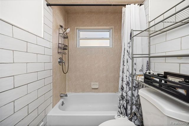 32099 Saint Margaret Street, Saint Clair Shores, MI 48082