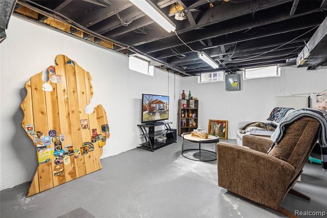 32099 Saint Margaret Street, Saint Clair Shores, MI 48082