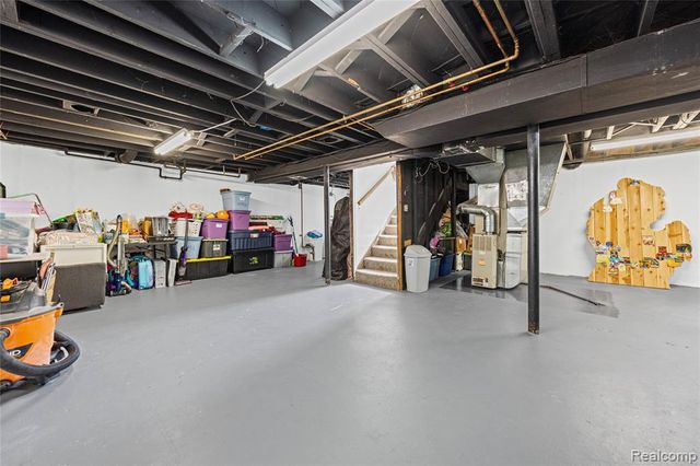 32099 Saint Margaret Street, Saint Clair Shores, MI 48082