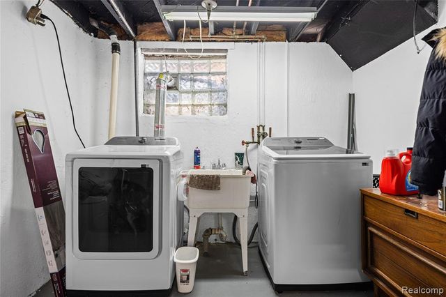 32099 Saint Margaret Street, Saint Clair Shores, MI 48082