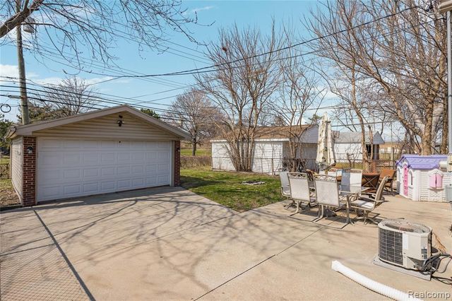 32099 Saint Margaret Street, Saint Clair Shores, MI 48082