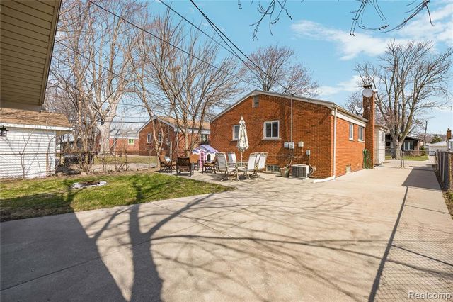 32099 Saint Margaret Street, Saint Clair Shores, MI 48082