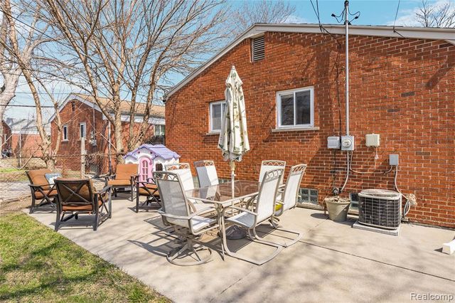 32099 Saint Margaret Street, Saint Clair Shores, MI 48082