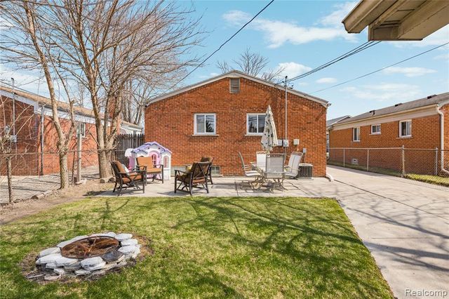 32099 Saint Margaret Street, Saint Clair Shores, MI 48082