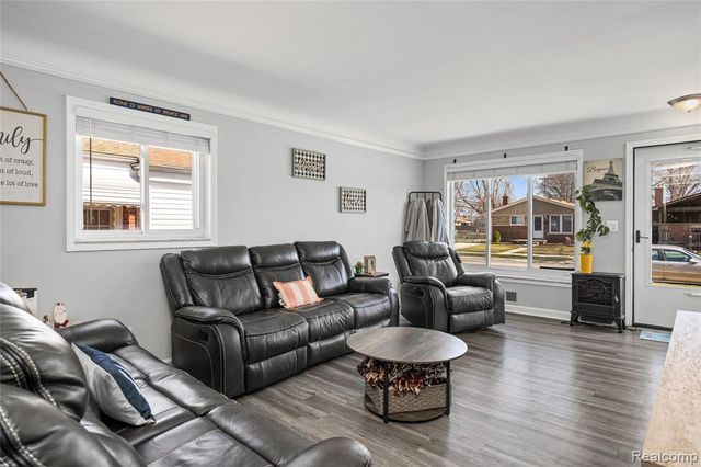 32099 Saint Margaret Street, Saint Clair Shores, MI 48082