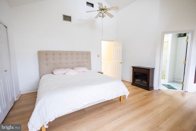 24 ROSE APPLE, Levittown, PA 19056