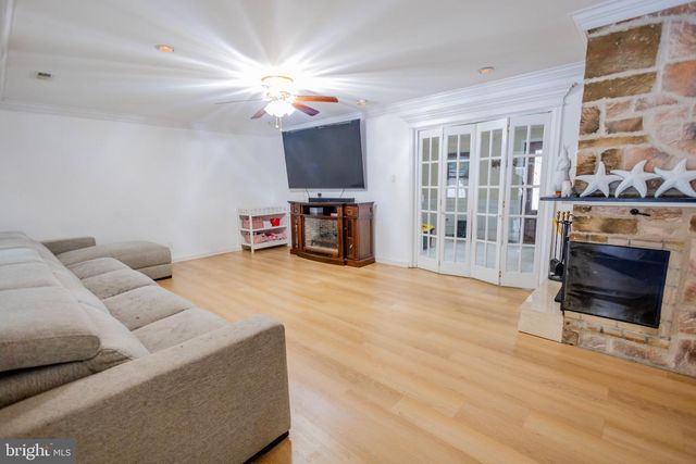 24 ROSE APPLE, Levittown, PA 19056