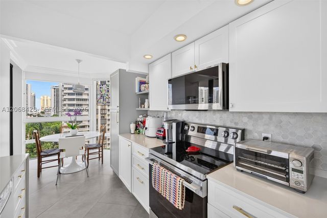 1000 Island Blvd 1204, Aventura, FL 33160