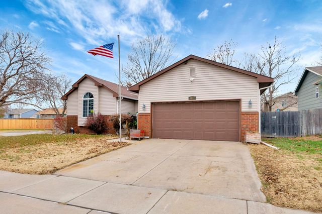 1917 N Covington St, Wichita, KS 67212