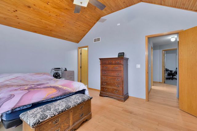 1917 N Covington St, Wichita, KS 67212