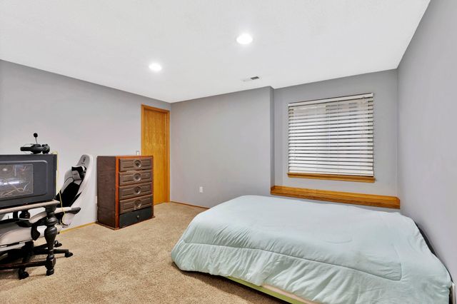 1917 N Covington St, Wichita, KS 67212