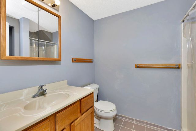 1917 N Covington St, Wichita, KS 67212