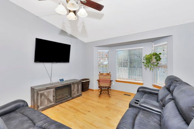 1917 N Covington St, Wichita, KS 67212