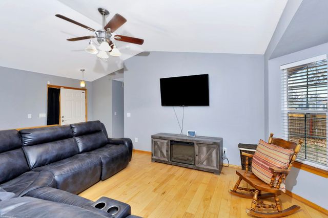 1917 N Covington St, Wichita, KS 67212