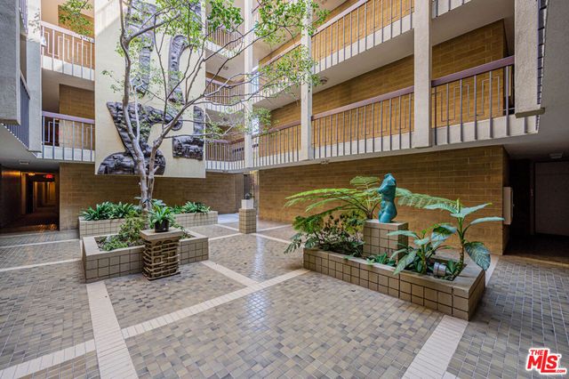 1300 Midvale Avenue 409, Los Angeles, CA 90024